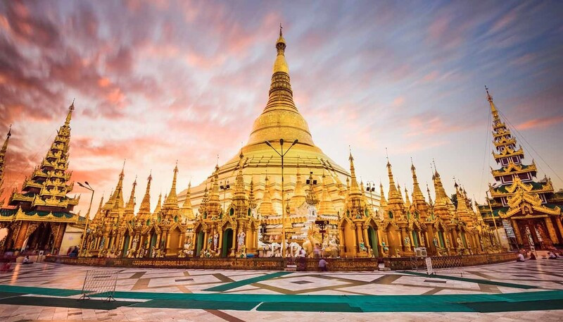 Chùa Shwedagon - thánh địa dát vàng tại Myanmar