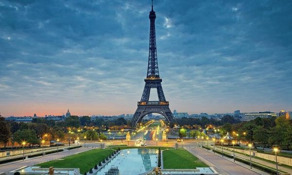 Tháp Eiffel - niềm tự hào của Pháp 