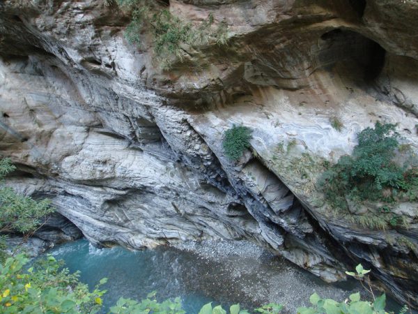 Hang động Swallow Grotto