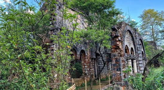 Tu Viện Cổ Tả Phìn